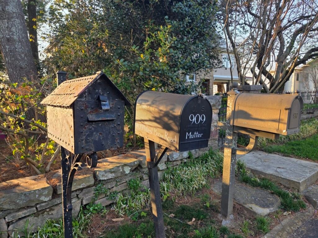 Facebook: One mountain, two states—and two completely different ways of living. A closer look at life on Lookout Mountain.